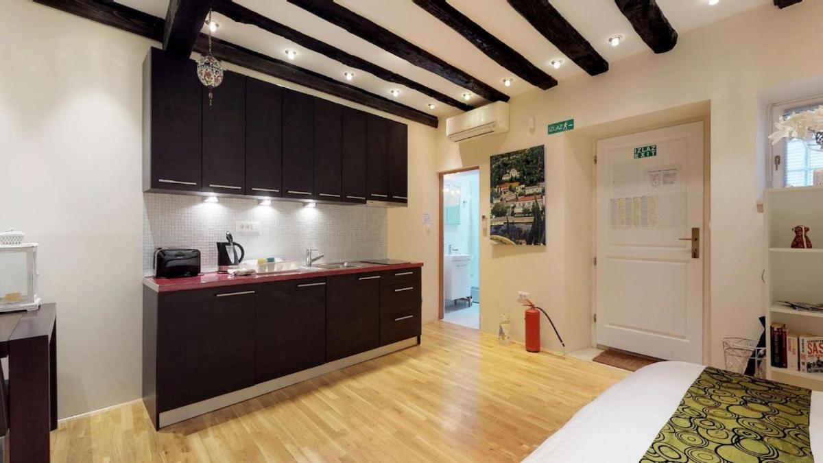 Diocletian Studio Apartments Сплит Экстерьер фото